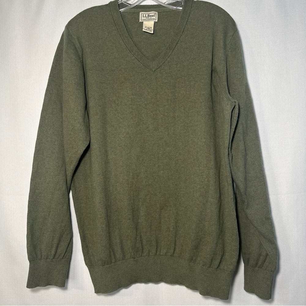 L.L. Bean Men's Forest Green V-Neck Sweater